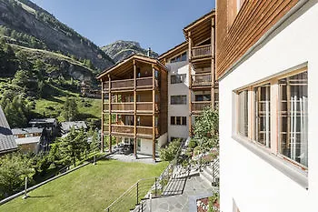 Ari Resort 3*